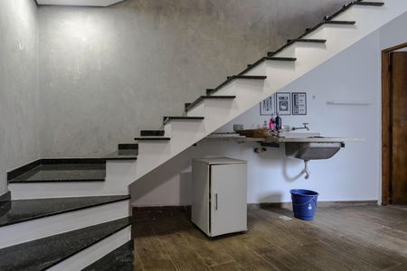 Casa para alugar com 125m², 3 quartos e 3 vagasEscada