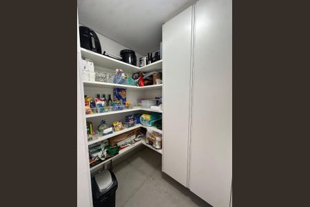 Apartamento à venda com 111m², 3 quartos e 2 vagas Apartamento à venda com 111m², 3 quartos e 2 vagasDespensa