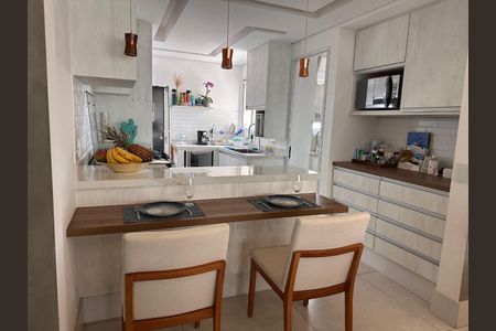 Apartamento à venda com 111m², 3 quartos e 2 vagas Apartamento à venda com 111m², 3 quartos e 2 vagasCozinha