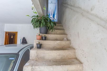 Escada  de casa à venda com 7 quartos, 192m² em Casa Grande, Diadema