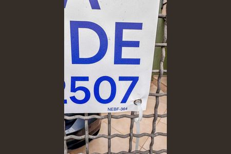 Placa Instalada na Fachada de casa para alugar com 3 quartos, 289m² em Vila Progresso, Santo André