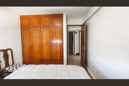 Apartamento à venda com 128m², 4 quartos e 2 vagasQuarto 2