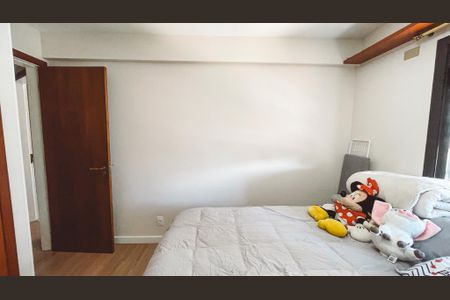 Apartamento à venda com 128m², 4 quartos e 2 vagasQuarto 2