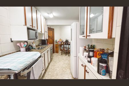 Apartamento à venda com 128m², 4 quartos e 2 vagasCozinha