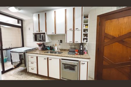 Apartamento à venda com 128m², 4 quartos e 2 vagasCozinha