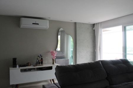 Sala de apartamento à venda com 2 quartos, 118m² em Barra da Tijuca, Rio de Janeiro