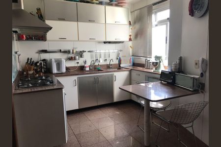 Apartamento à venda com 4 quartos, 140m² em Buritis, Belo Horizonte