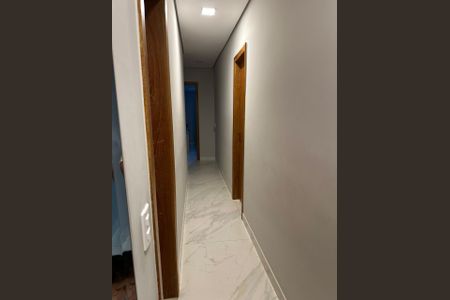 Casa à venda com 230m², 4 quartos e 2 vagasCorredor 