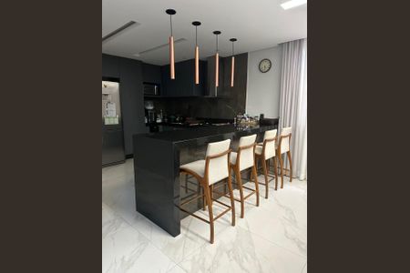 Casa à venda com 230m², 4 quartos e 2 vagasCozinha