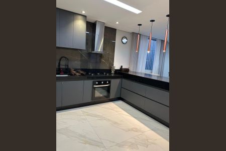 Casa à venda com 230m², 4 quartos e 2 vagasCozinha