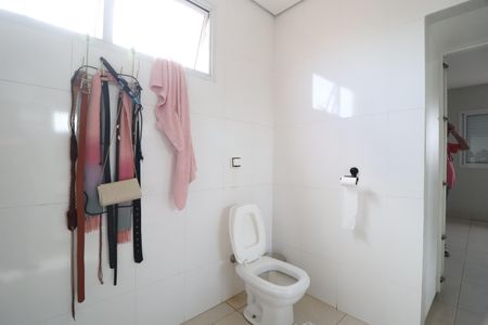 Casa para alugar com 370m², 5 quartos e 3 vagasBanheiro do Quarto 4