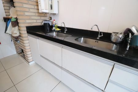 Casa para alugar com 370m², 5 quartos e 3 vagasCozinha