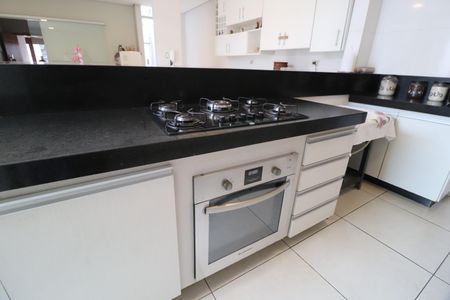 Casa para alugar com 370m², 5 quartos e 3 vagasCozinha