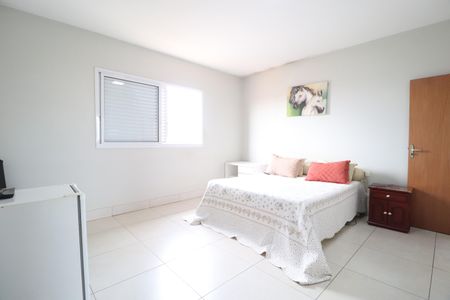 Casa para alugar com 370m², 5 quartos e 3 vagasQuarto 4 - Suíte