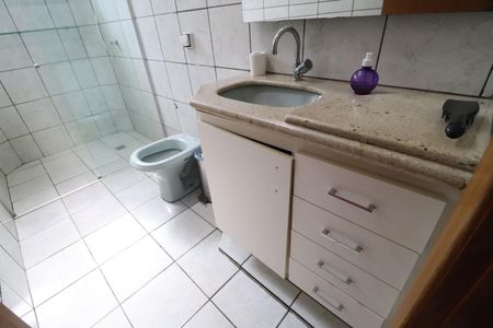 Casa para alugar com 370m², 5 quartos e 3 vagasBanheiro do Quarto 1