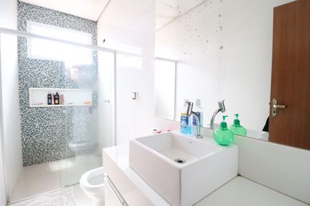 Casa para alugar com 370m², 5 quartos e 3 vagasBanheiro do Quarto 5