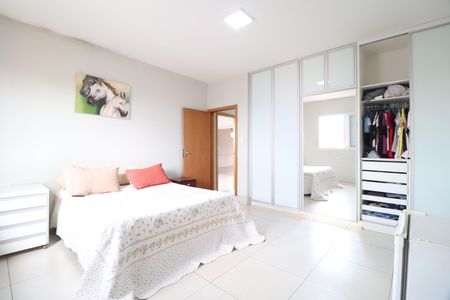 Casa para alugar com 370m², 5 quartos e 3 vagasQuarto 4 - Suíte