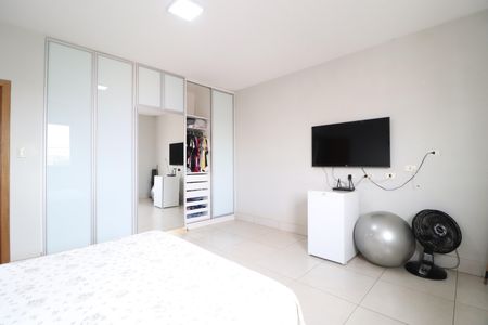 Casa para alugar com 370m², 5 quartos e 3 vagasQuarto 4 - Suíte