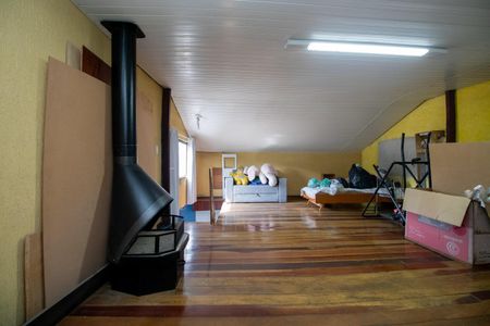 Casa à venda com 300m², 3 quartos e 2 vagasSótão