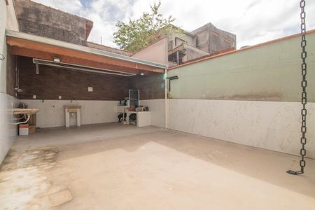 Casa à venda com 300m², 3 quartos e 2 vagasQuintal