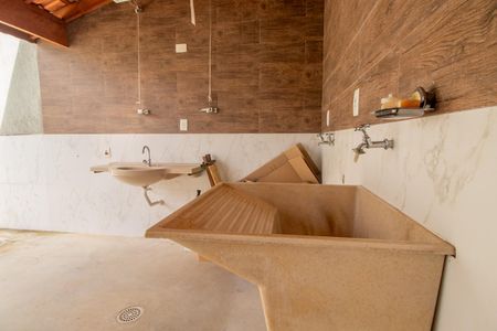 Casa à venda com 300m², 3 quartos e 2 vagasÁrea de Serviço