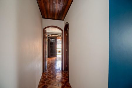 Casa à venda com 300m², 3 quartos e 2 vagasCorredor dos Quartos