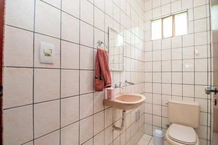 Casa à venda com 300m², 3 quartos e 2 vagasLavabo