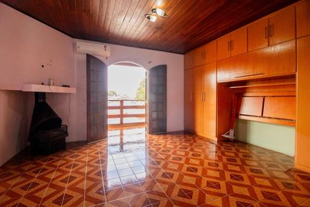 Casa à venda com 300m², 3 quartos e 2 vagasSuíte