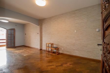 Casa à venda com 300m², 3 quartos e 2 vagasSala