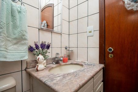 Casa à venda com 300m², 3 quartos e 2 vagasBanheiro