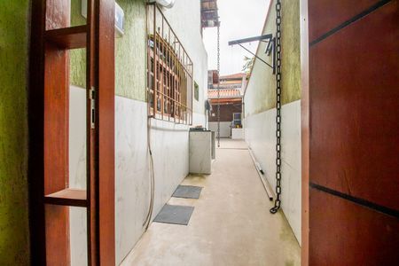 Casa à venda com 300m², 3 quartos e 2 vagasEntrada fundos