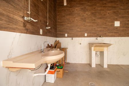 Casa à venda com 300m², 3 quartos e 2 vagasÁrea de Serviço