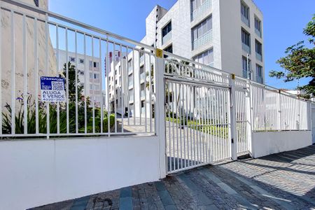 Apartamento para alugar com 64m², 2 quartos e 1 vagaFachada - Plaquinha