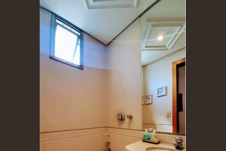 Apartamento à venda com 147m², 4 quartos e 2 vagas Apartamento à venda com 147m², 4 quartos e 2 vagasLavabo