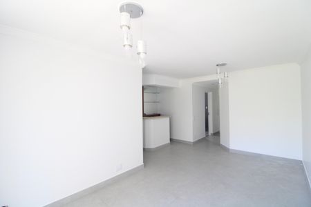 Sala de apartamento para alugar com 3 quartos, 74m² em Vila Sofia, São Paulo