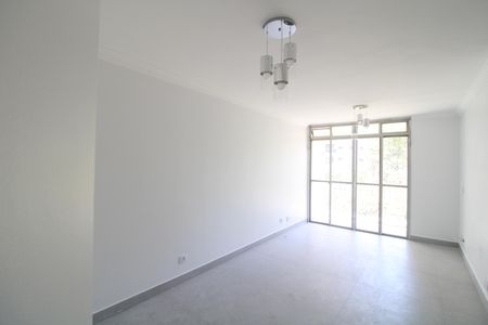 Sala de apartamento para alugar com 3 quartos, 74m² em Vila Sofia, São Paulo