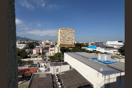 Apartamento à venda com 73m², 2 quartos e 1 vaga Apartamento à venda com 73m², 2 quartos e 1 vagaÁrea de serviço - Vista