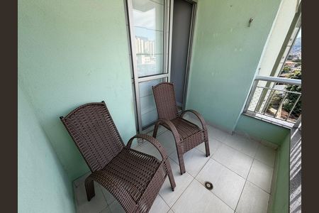 Apartamento à venda com 73m², 2 quartos e 1 vaga Apartamento à venda com 73m², 2 quartos e 1 vagaVaranda