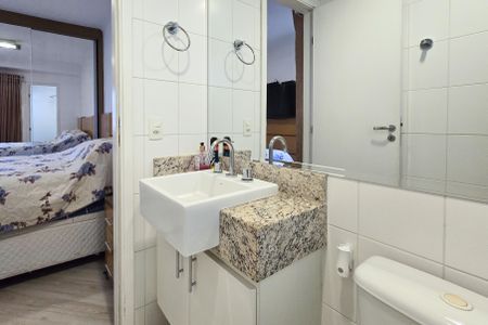 Apartamento à venda com 94m², 2 quartos e 2 vagasBanheiro - Suíte