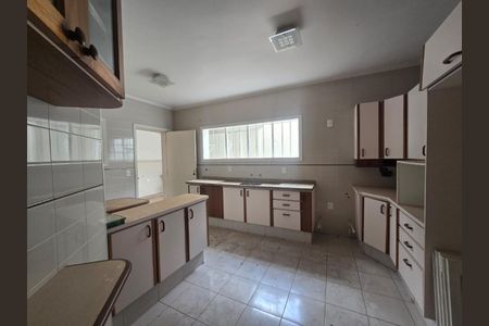 Casa à venda com 379m², 4 quartos e 4 vagasFoto 06