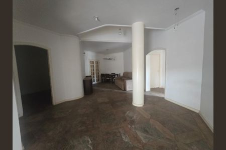 Casa à venda com 379m², 4 quartos e 4 vagasFoto 02