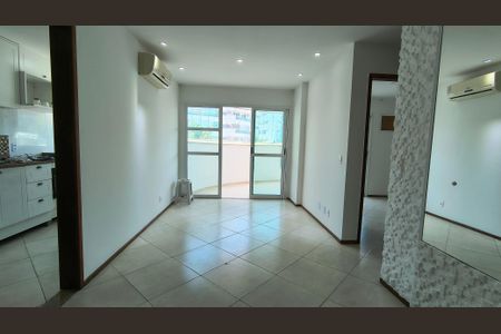 Sala de apartamento para alugar com 2 quartos, 90m² em Recreio dos Bandeirantes, Rio de Janeiro