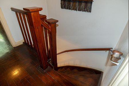 Casa à venda com 140m², 3 quartos e 2 vagasEscada