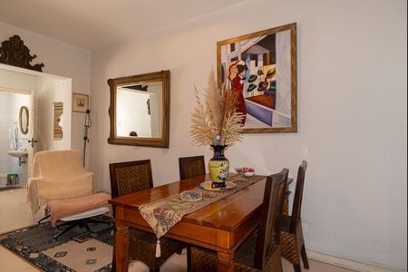 Casa à venda com 140m², 3 quartos e 2 vagasSala