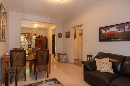 Casa à venda com 140m², 3 quartos e 2 vagasSala