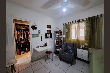 Casa à venda com 151m², 2 quartos e 2 vagas Casa à venda com 151m², 2 quartos e 2 vagasQuarto 2 - Suíte