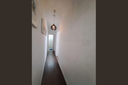 Casa à venda com 151m², 2 quartos e 2 vagas Casa à venda com 151m², 2 quartos e 2 vagasCorredor