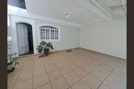Casa à venda com 151m², 2 quartos e 2 vagas Casa à venda com 151m², 2 quartos e 2 vagasGaragem
