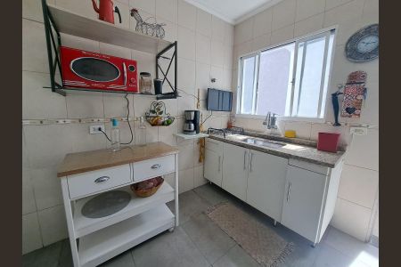 Casa à venda com 151m², 2 quartos e 2 vagas Casa à venda com 151m², 2 quartos e 2 vagasCozinha