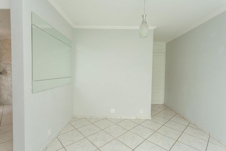 Apartamento à venda com 65m², 2 quartos e 1 vagaSala de Jantar